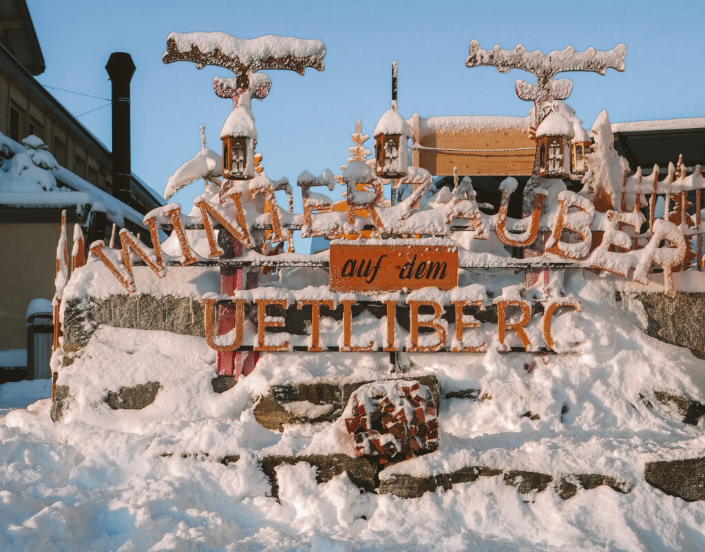 Eine Reise nach Zürich und der Besuch des Uetlibergs im Schnee ist ein wunderbares Erlebnis