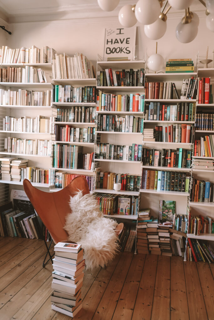 Reading habits supported by a cozy bookshelf at home