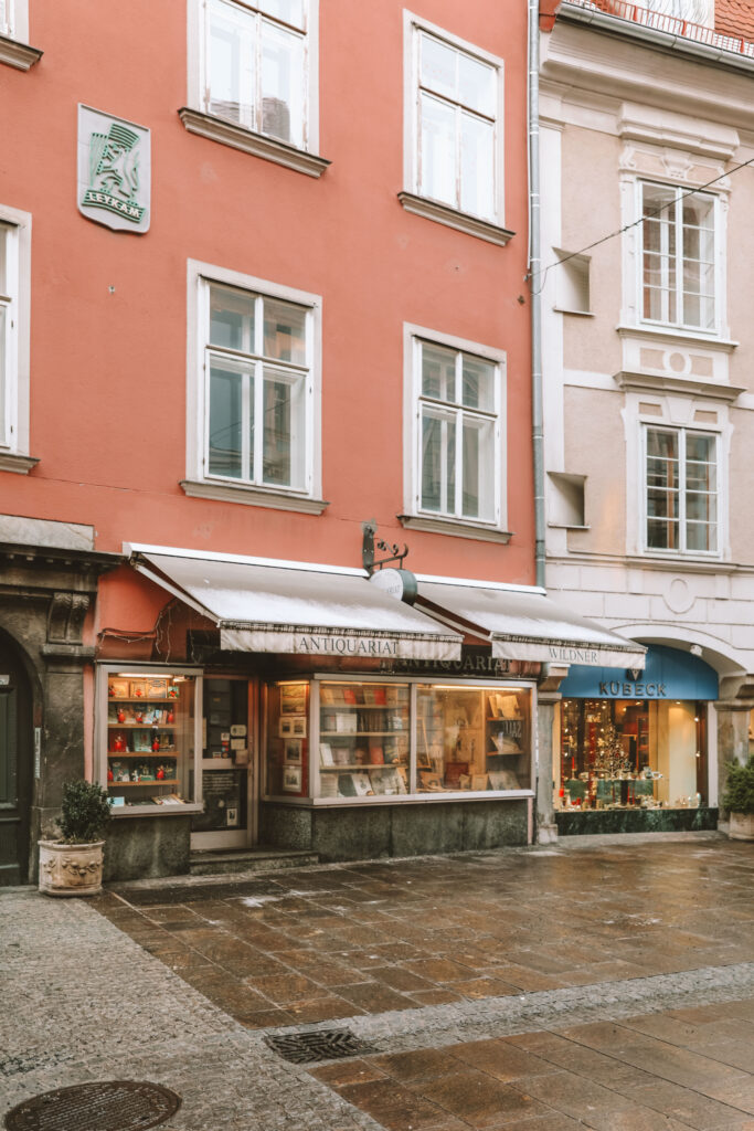 book browsing in Graz antiquariate, literary Graz