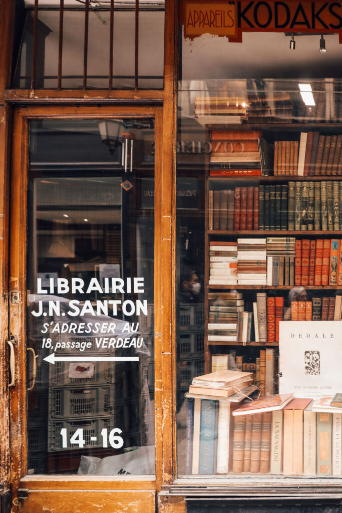 antique bookstore Passage Verdeau Paris