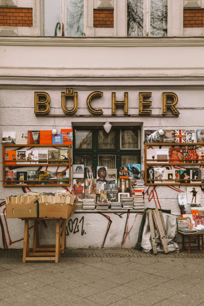 Buchladen mit der Aufschrift Bücher