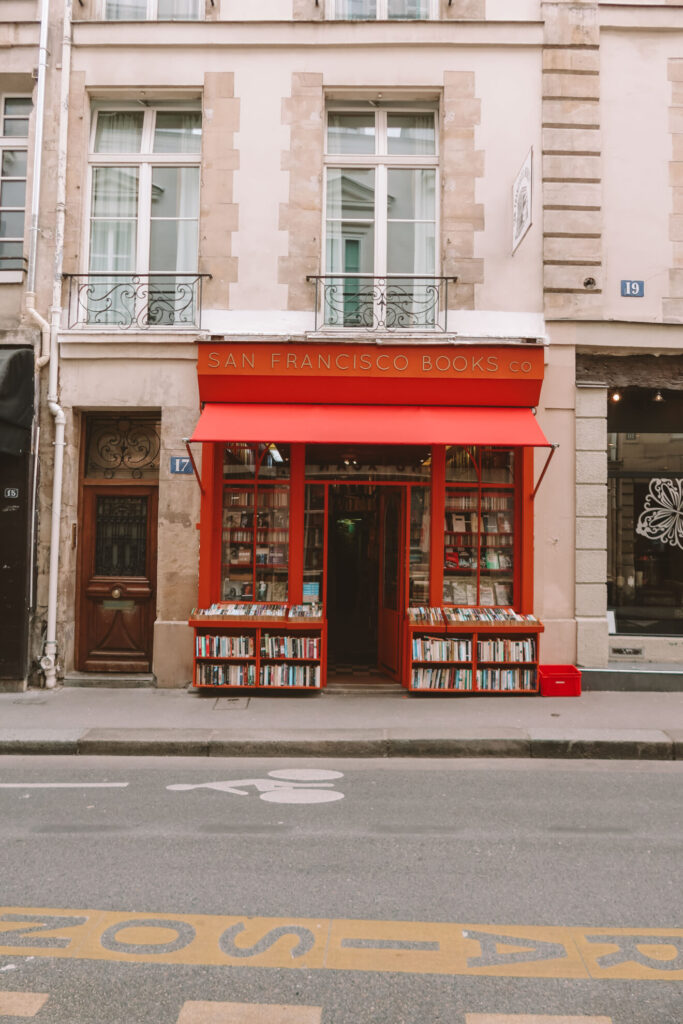 Atmosphärische Buchhandlung in Paris