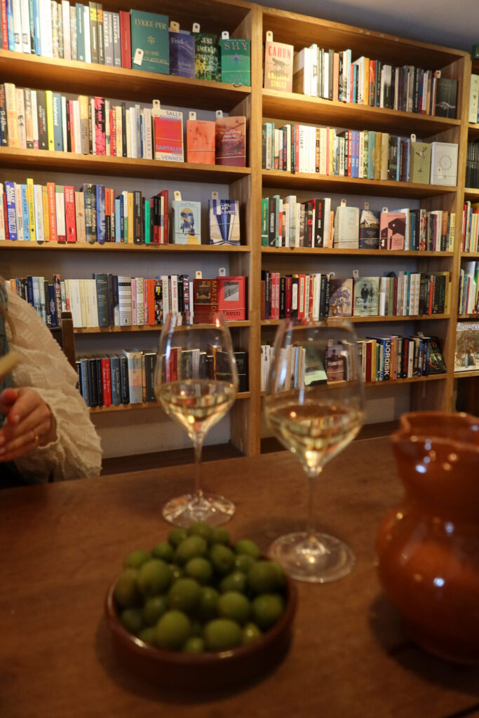 Reading corner at Love's Bog & Vincafé