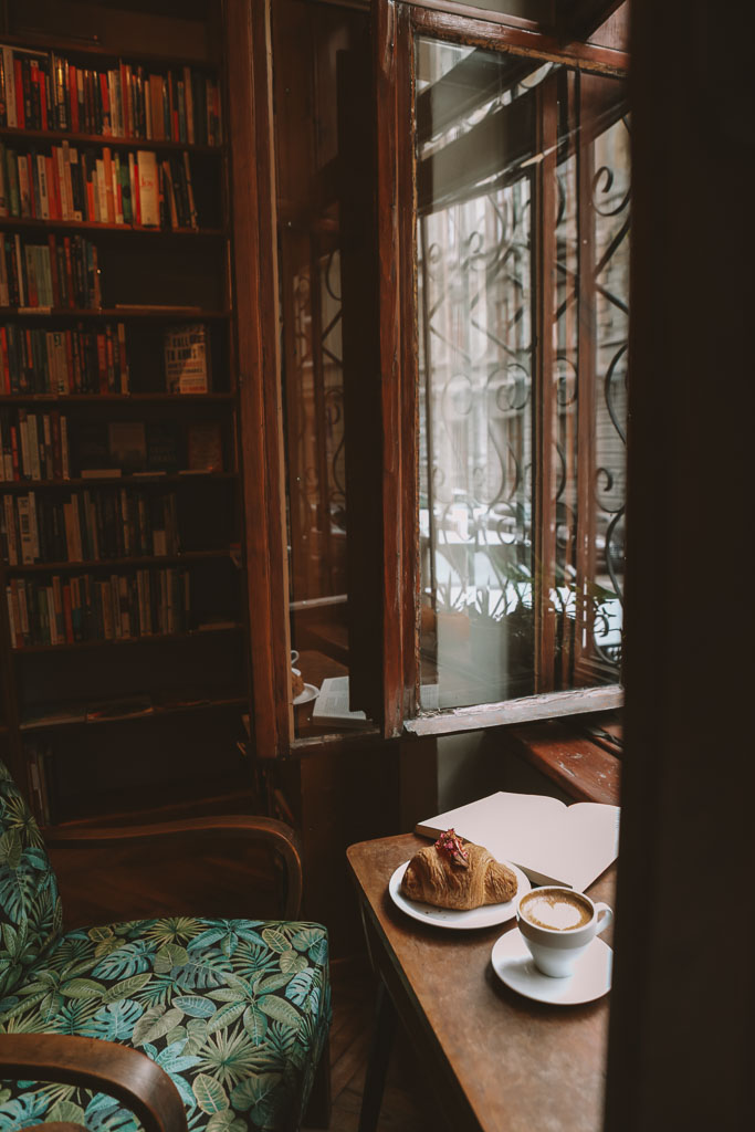 Massolit Books and Café in Krakau